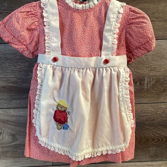 Youngland Infant Girl’s Paddington Bear Smock Dress Size 7 Red & White Vintage - Picture 2 of 14